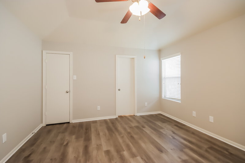 1,855/Mo, 810 Lovebug Ln Conroe, TX 77301 Main Bedroom View 2