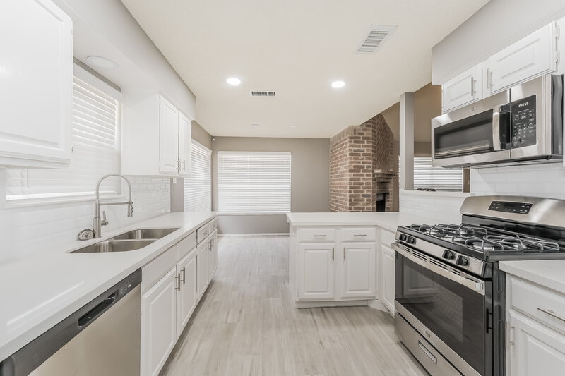 2,225/Mo, 9330 Jan Glen Ln Spring, TX 77379 Kitchen View