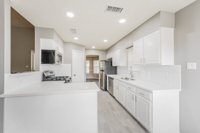 2,225/Mo, 9330 Jan Glen Ln Spring, TX 77379 Kitchen View 2