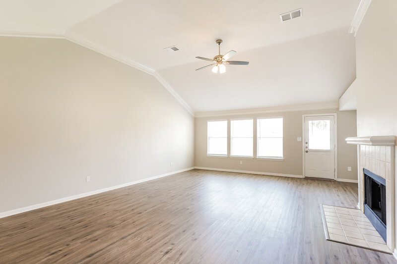 2,000/Mo, 9119 Smokehollow Dr Houston, TX 77064 Living Room View 3