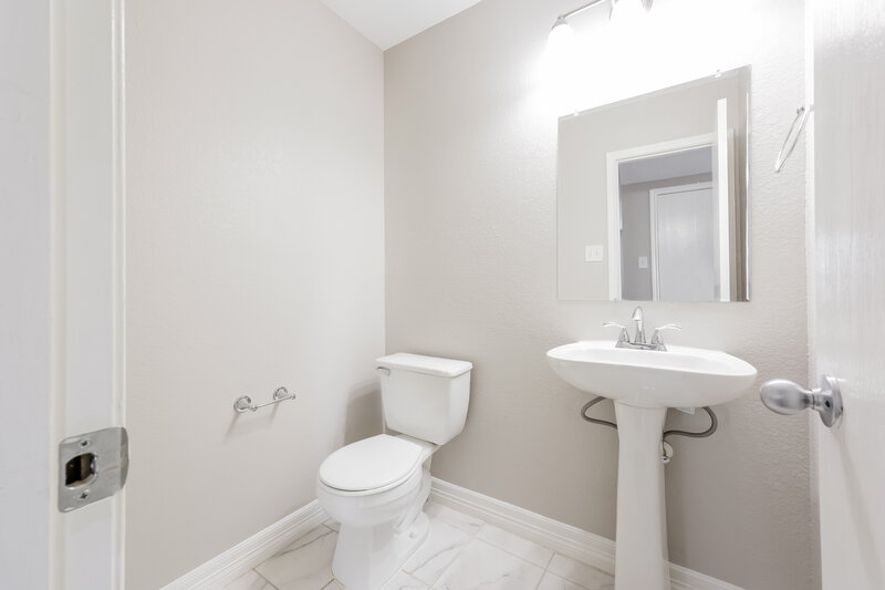 2,215/Mo, 3330 Legends Mill Dr Spring, TX 77386 Bathroom View