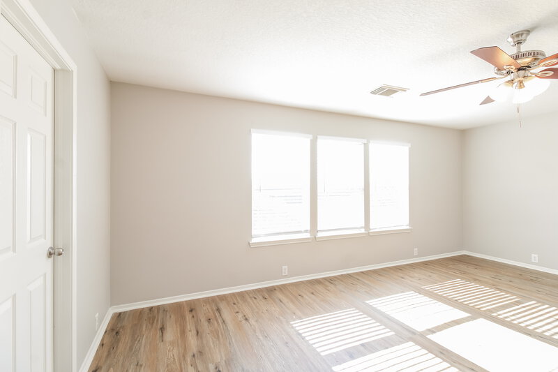 1,990/Mo, 2715 Feather Green Trl Fresno, TX 77545 Main Bedroom View 2
