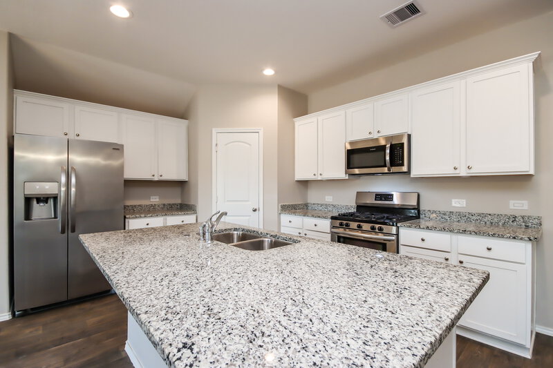 2,185/Mo, 18378 Timbermill Ln New Caney, TX 77357 Kitchen View