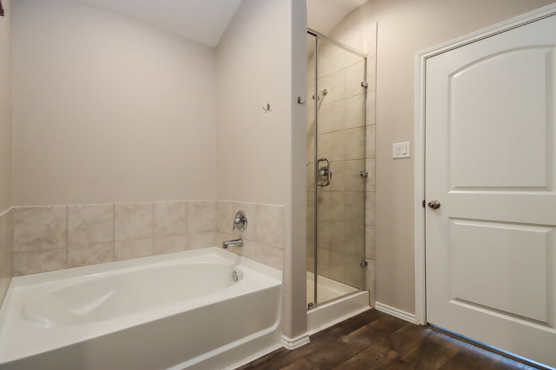 2,185/Mo, 18378 Timbermill Ln New Caney, TX 77357 Main Bathroom View 2