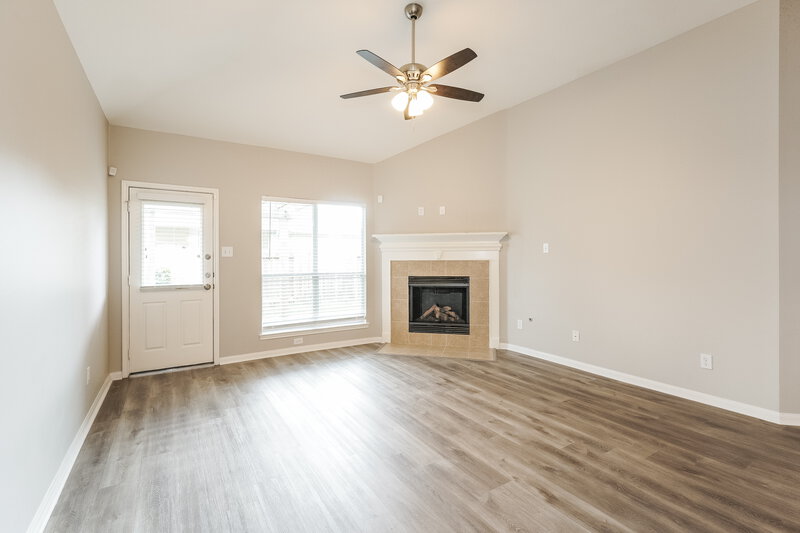 2,040/Mo, 25139 Hazel Ranch Dr Katy, TX 77494 Living Room View 2