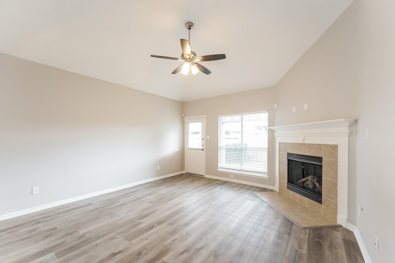 2,040/Mo, 25139 Hazel Ranch Dr Katy, TX 77494 Living Room View 3