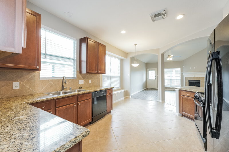 2,040/Mo, 25139 Hazel Ranch Dr Katy, TX 77494 Kitchen View