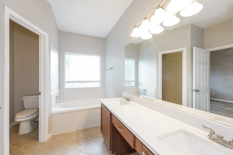 2,040/Mo, 25139 Hazel Ranch Dr Katy, TX 77494 Main Bathroom View