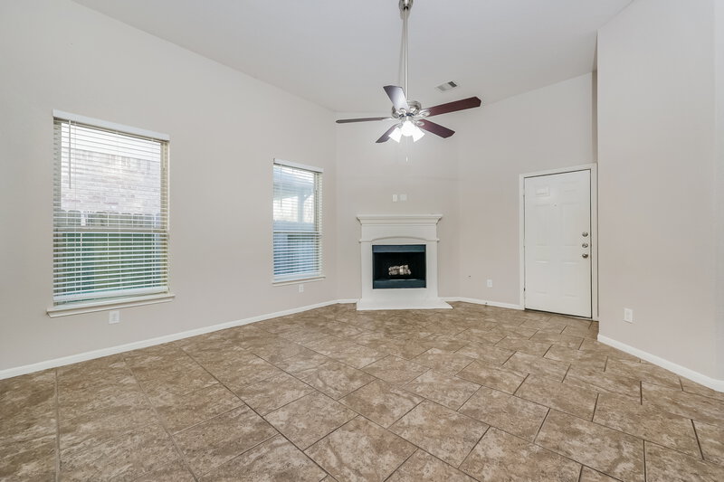 2,185/Mo, 7415 Durango Creek Dr Magnolia, TX 77354 Living Room View