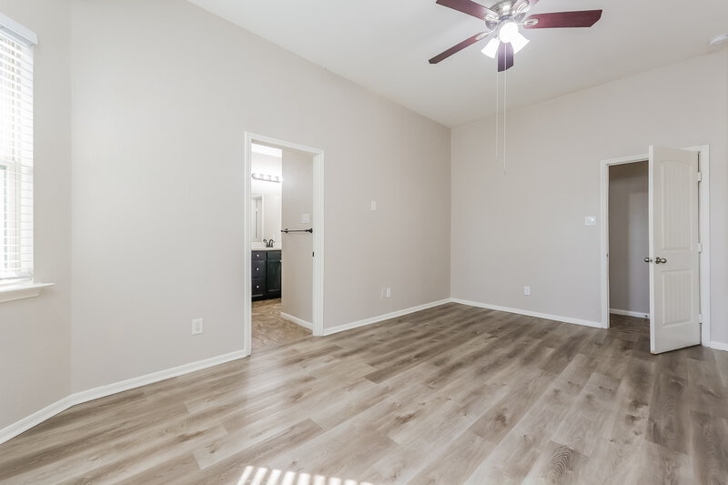 2,185/Mo, 7415 Durango Creek Dr Magnolia, TX 77354 Main Bedroom View 2