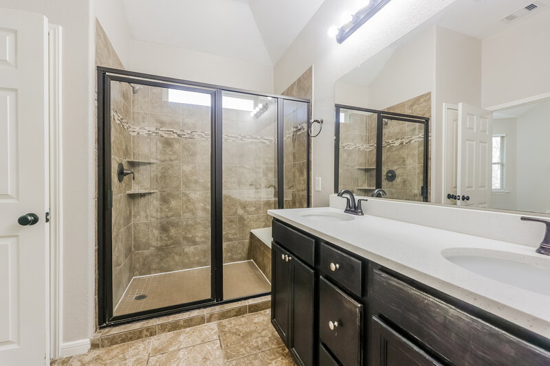 2,185/Mo, 7415 Durango Creek Dr Magnolia, TX 77354 Main Bathroom View 2