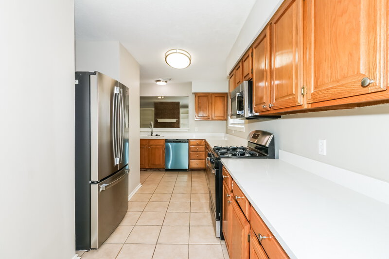 2,270/Mo, 16415 Hidden Gate Ct Sugar Land, TX 77498 Kitchen View 2