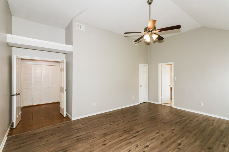 2,270/Mo, 16415 Hidden Gate Ct Sugar Land, TX 77498 Main Bedroom View 2
