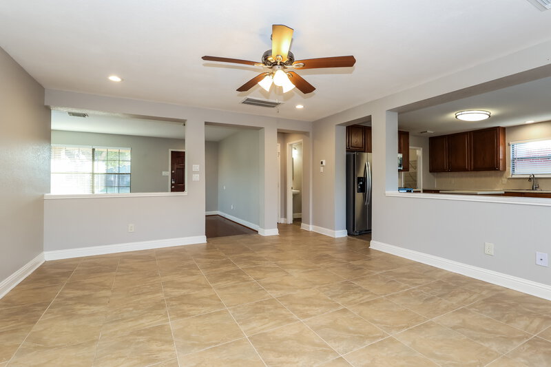 2,215/Mo, 29623 Legends Bluff Dr Spring, TX 77386 Living Room View 2
