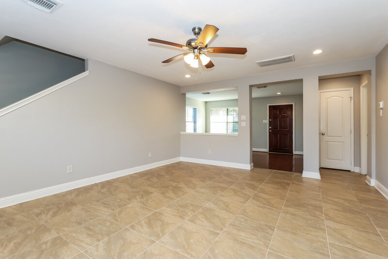 2,215/Mo, 29623 Legends Bluff Dr Spring, TX 77386 Living Room View 3