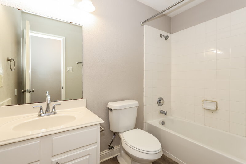 2,215/Mo, 29623 Legends Bluff Dr Spring, TX 77386 Bathroom View