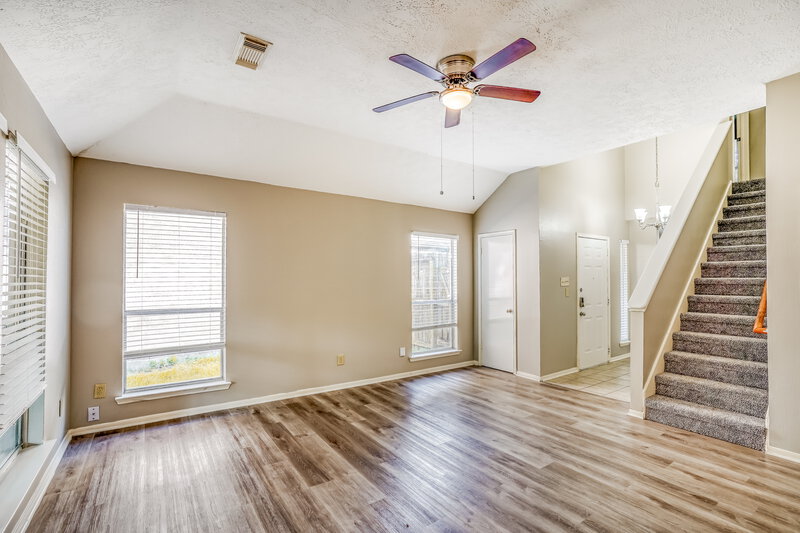 1,870/Mo, 4255 Gypsy Pops Dr Pasadena, TX 77503 Living Room View