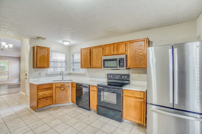 1,870/Mo, 4255 Gypsy Pops Dr Pasadena, TX 77503 Kitchen View 3