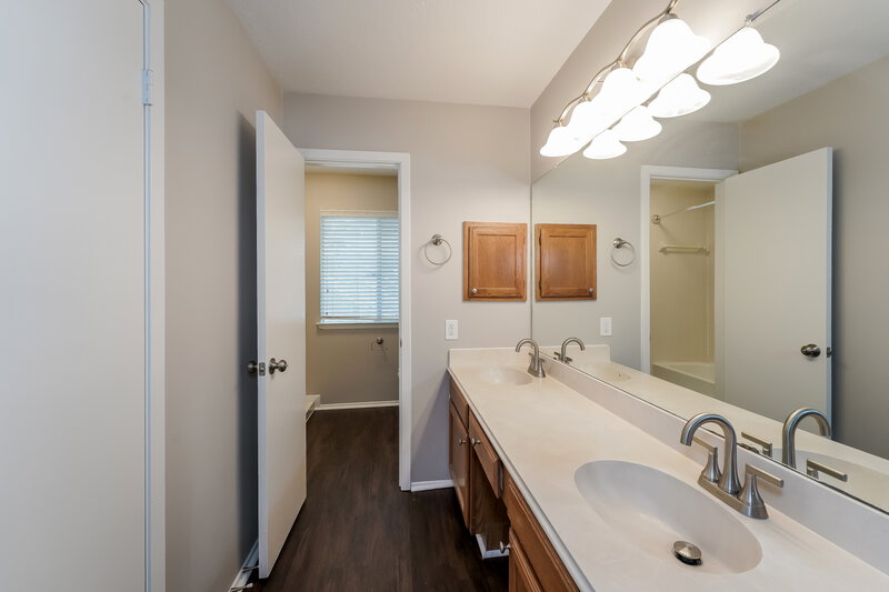 1,990/Mo, 19807 Ricewood Way Katy, TX 77449 Main Bathroom View