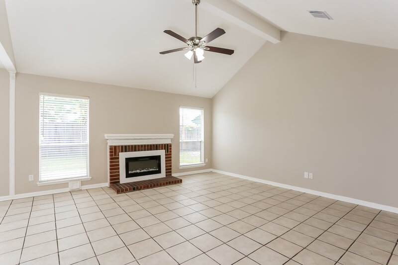 2,475/Mo, 4419 Ireland Ln Pasadena, TX 77505 Living Room View