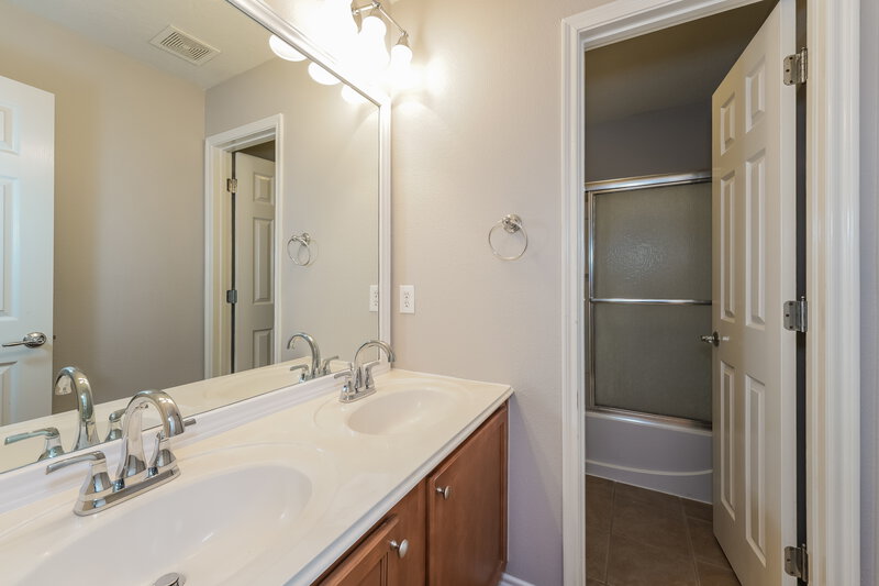 2,565/Mo, 6011 Sweetspire Rdg Richmond, TX 77407 Bathroom View