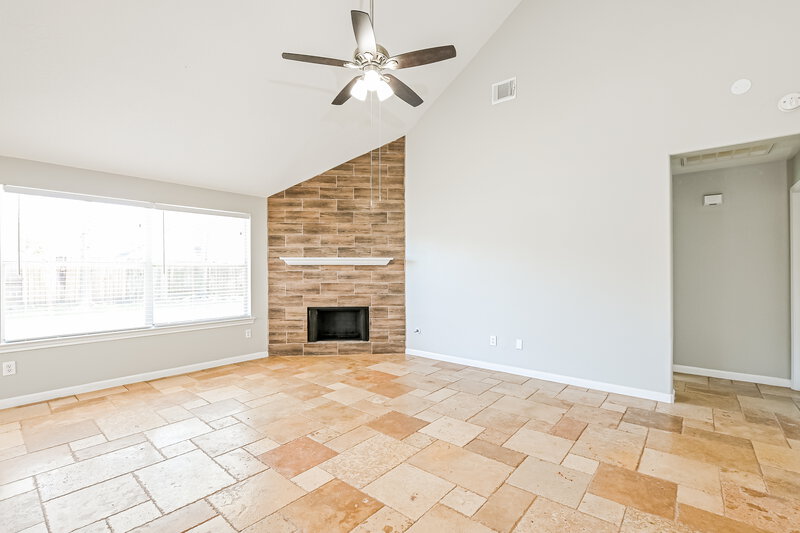 2,500/Mo, 3240 Rippling Falls Ln Dickinson, TX 77539 Living Room View