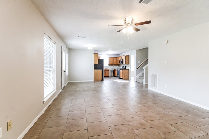 2,685/Mo, 9342 Wichita Dr La Porte, TX 77571 Living Room View 2