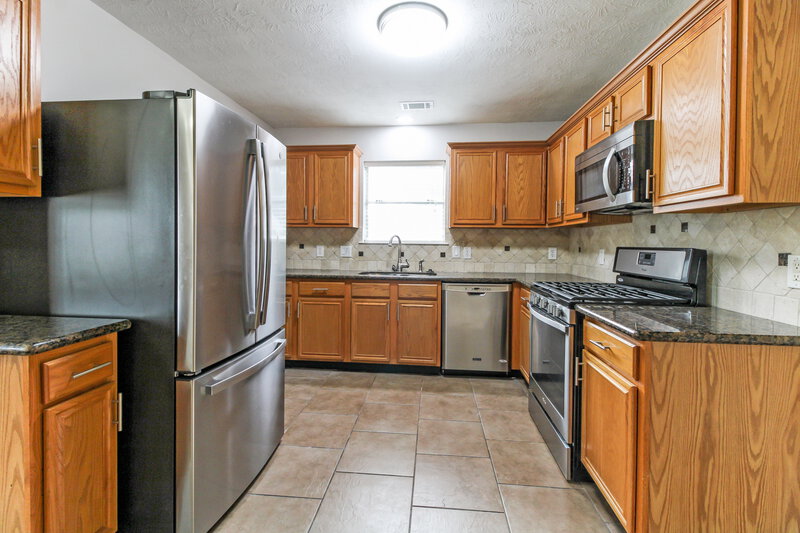 2,685/Mo, 9342 Wichita Dr La Porte, TX 77571 Kitchen View