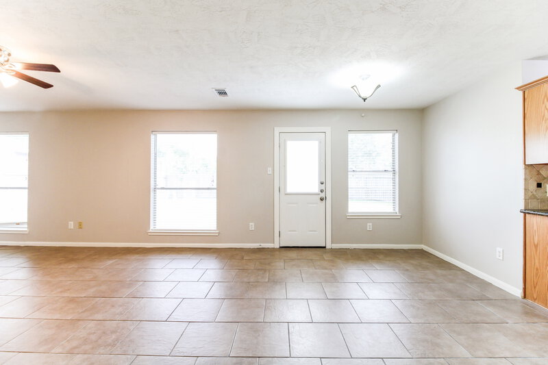 2,685/Mo, 9342 Wichita Dr La Porte, TX 77571 Family Room View