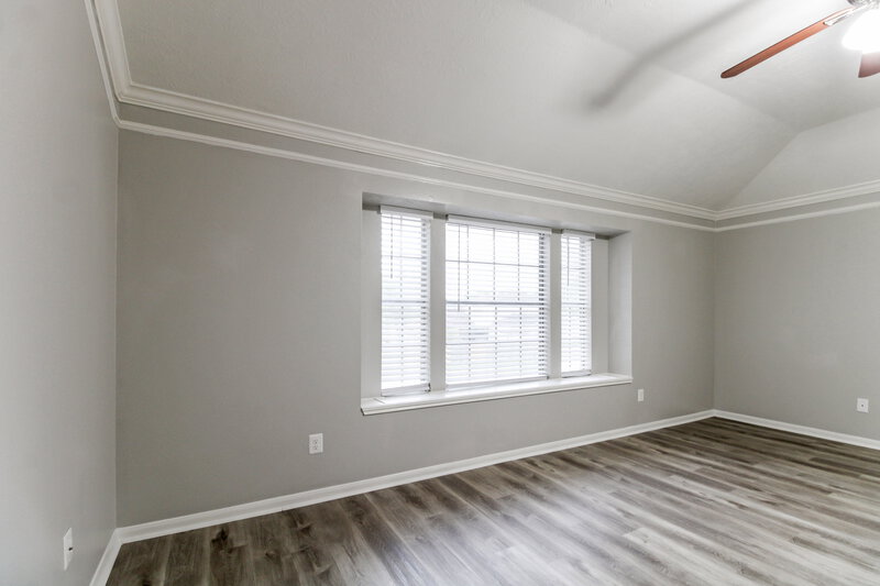 2,685/Mo, 9342 Wichita Dr La Porte, TX 77571 Main Bedroom View 3
