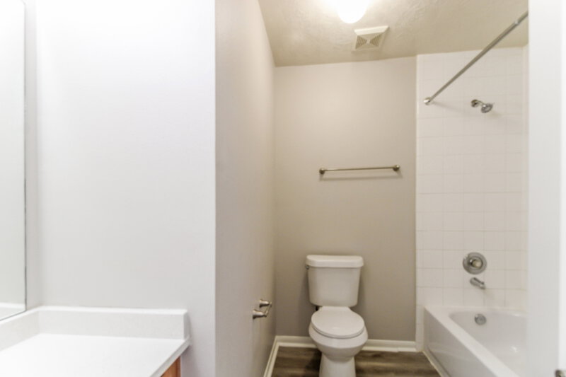 2,685/Mo, 9342 Wichita Dr La Porte, TX 77571 Bathroom View