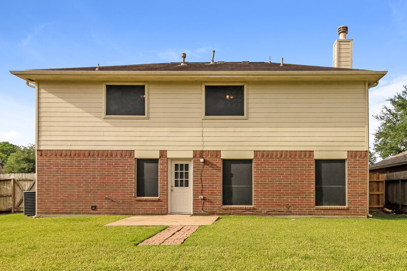2,685/Mo, 9342 Wichita Dr La Porte, TX 77571 Rear View