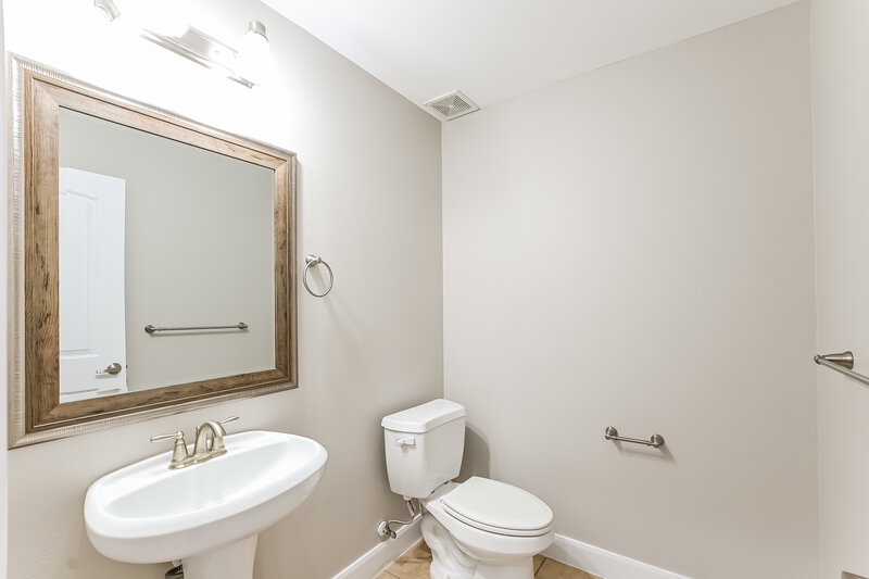 2,535/Mo, 2403 Lacyberry St Houston, TX 77080 Bathroom View 2