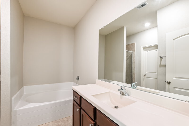 2,500/Mo, 25178 Dickens Dr Magnolia, TX 77355 Main Bedroom View 2