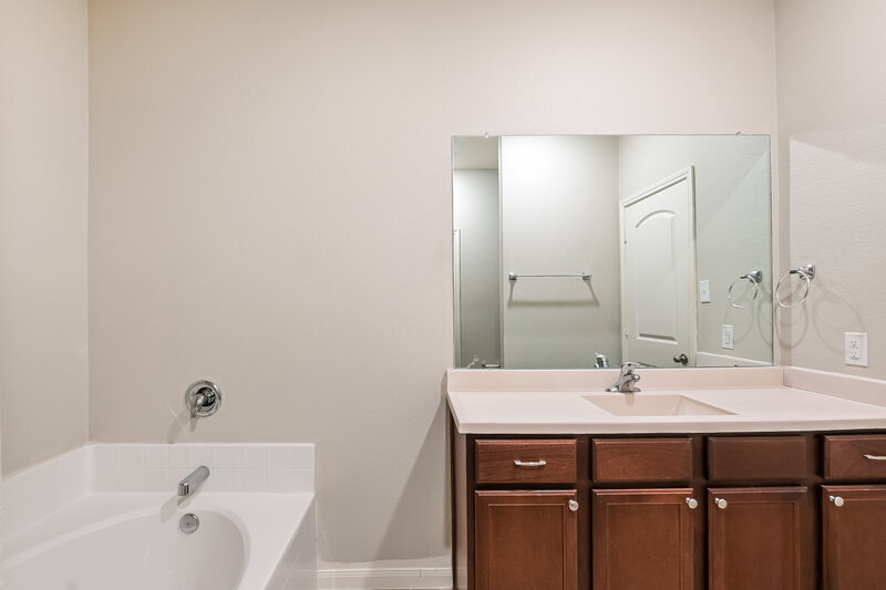 2,500/Mo, 25178 Dickens Dr Magnolia, TX 77355 Main Bedroom View 3