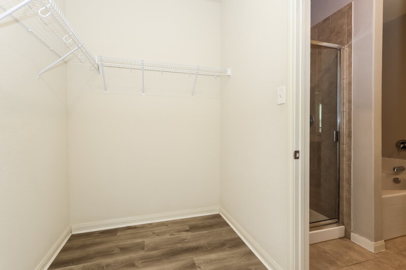1,615/Mo, 25178 Dickens Dr Magnolia, TX 77355 Walk In Closet View