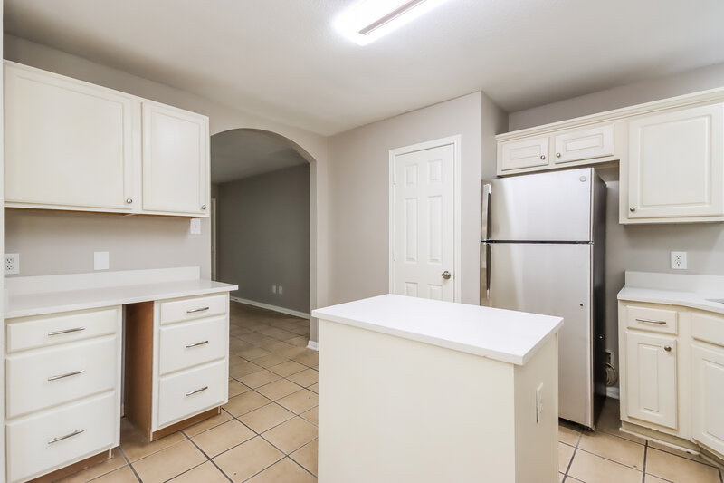 1,805/Mo, 16385 Ryan Guinn Way Conroe, TX 77303 Kitchen View 2