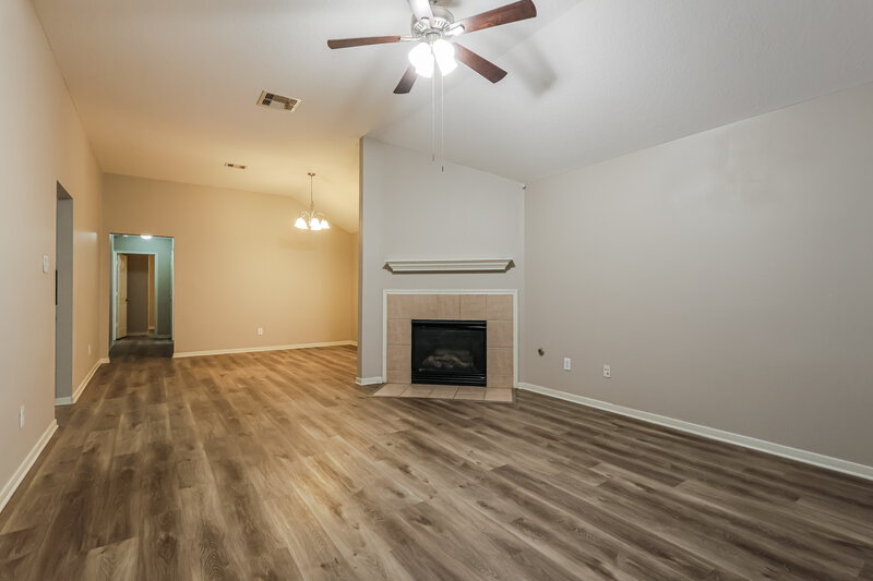 1,740/Mo, 16924 Tableland Trl Conroe, TX 77385 Living Room View