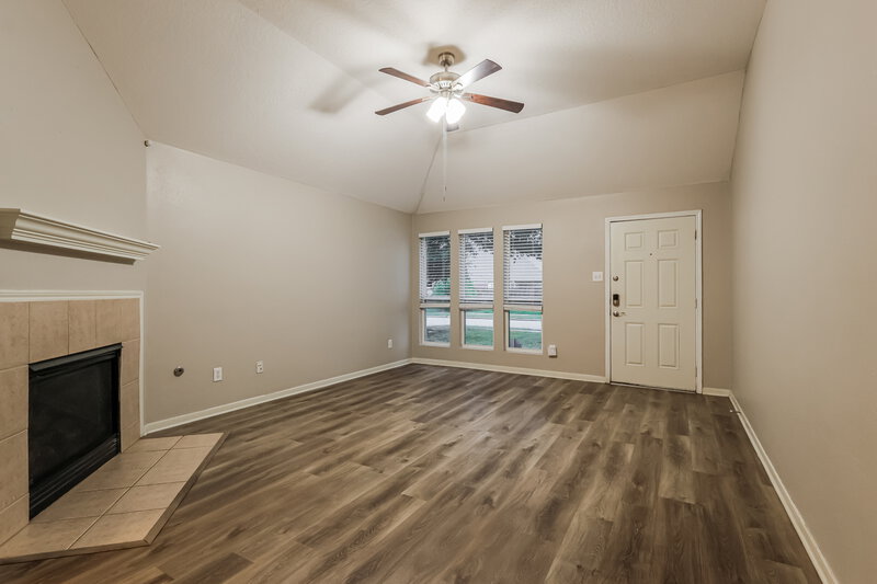 1,740/Mo, 16924 Tableland Trl Conroe, TX 77385 Living Room View 3