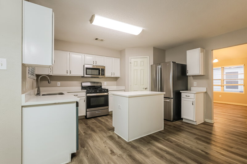 1,740/Mo, 16924 Tableland Trl Conroe, TX 77385 Kitchen View