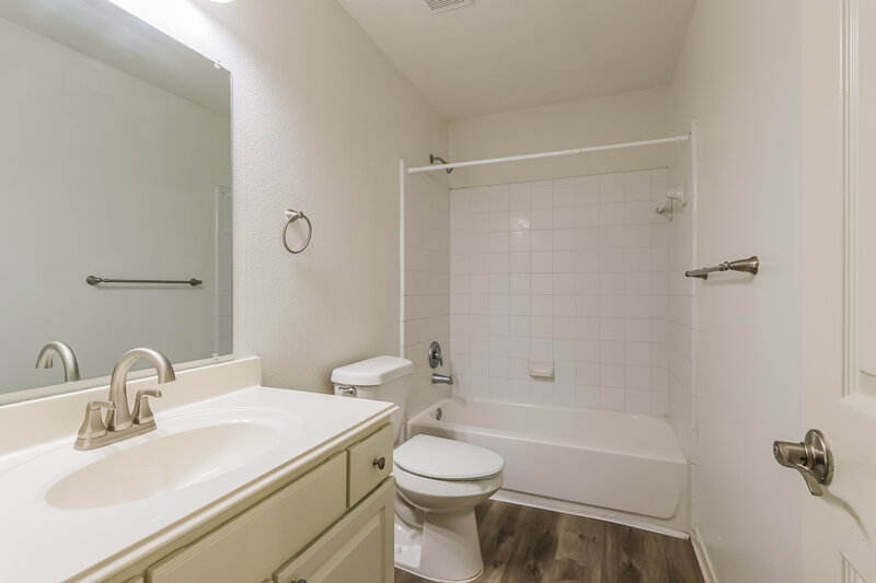 1,740/Mo, 16924 Tableland Trl Conroe, TX 77385 Bathroom View