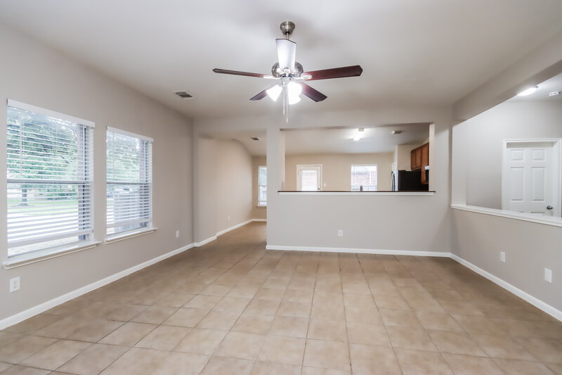 2,140/Mo, 6407 Gardenspring Brook Ln Spring, TX 77379 Living Room View