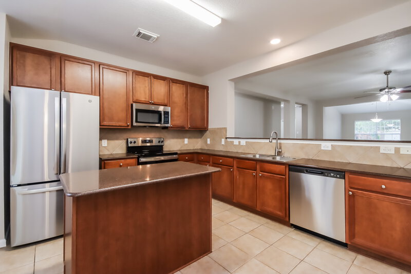 2,140/Mo, 6407 Gardenspring Brook Ln Spring, TX 77379 Kitchen View 2