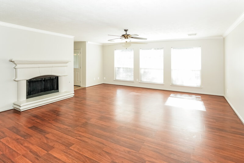 2,265/Mo, 19814 Waterflower Dr Tomball, TX 77375 Living Room View 2