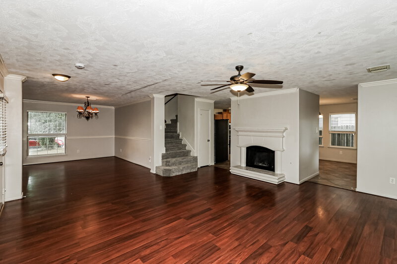 1,980/Mo, 19814 Waterflower Dr Tomball, TX 77375 Living Room View 2