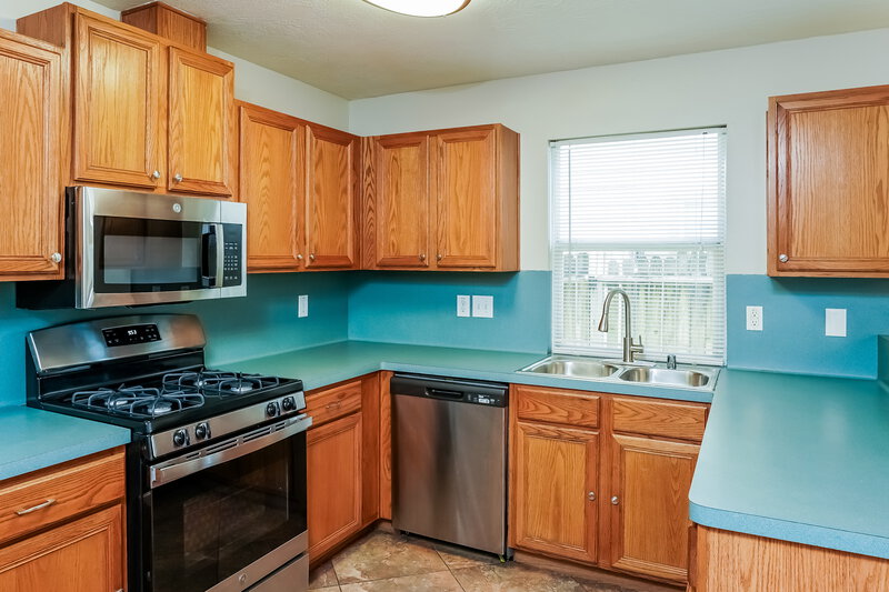 2,265/Mo, 19814 Waterflower Dr Tomball, TX 77375 Kitchen View