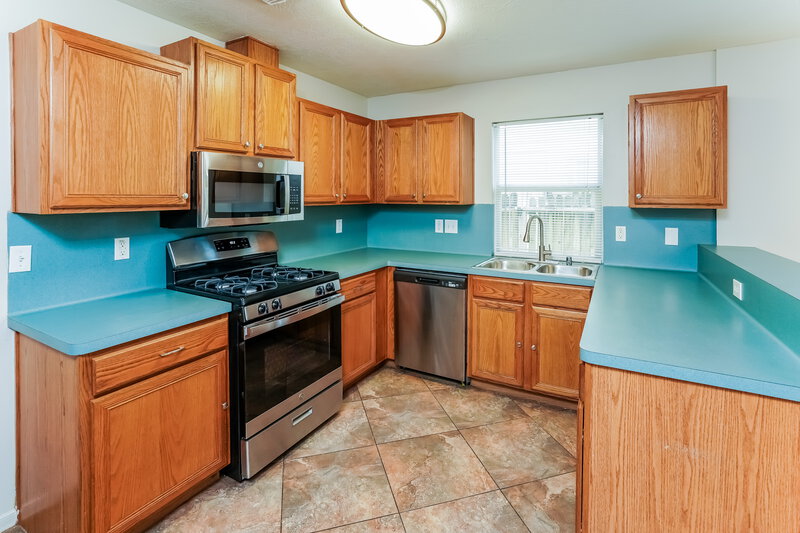 2,265/Mo, 19814 Waterflower Dr Tomball, TX 77375 Kitchen View 2