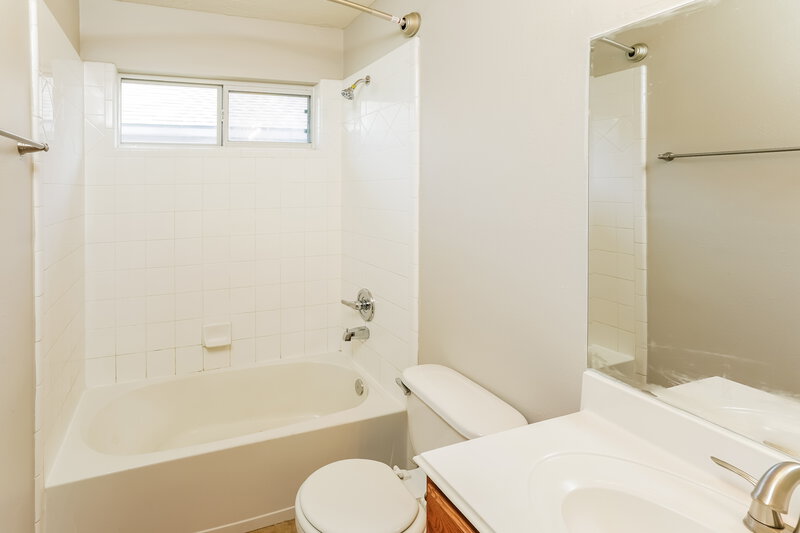2,265/Mo, 19814 Waterflower Dr Tomball, TX 77375 Bathroom View