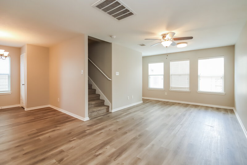 1,915/Mo, 6305 Mountain Pines Ln Katy, TX 77449 Living Room View 2
