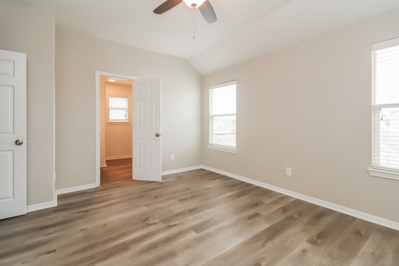 1,915/Mo, 6305 Mountain Pines Ln Katy, TX 77449 Main Bedroom View 2